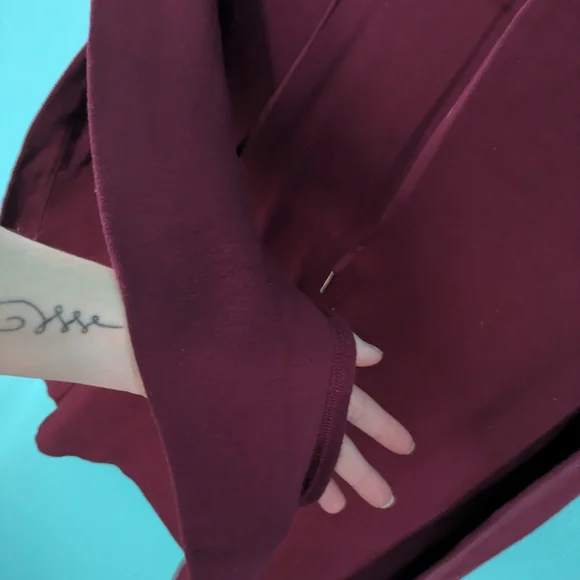 Women's Maroon Hooded Long-Sleeve Pullover Sweater - Picture 5 of 11